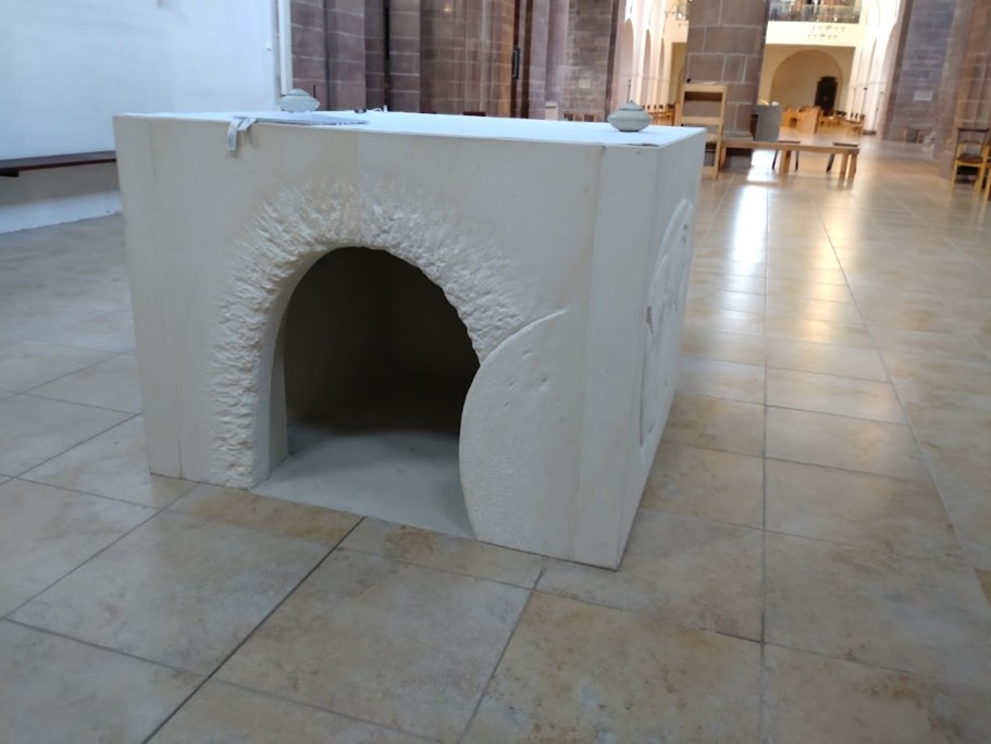 Altar in chapel dedicated to the Resurrection –
Community of the Resurrection
